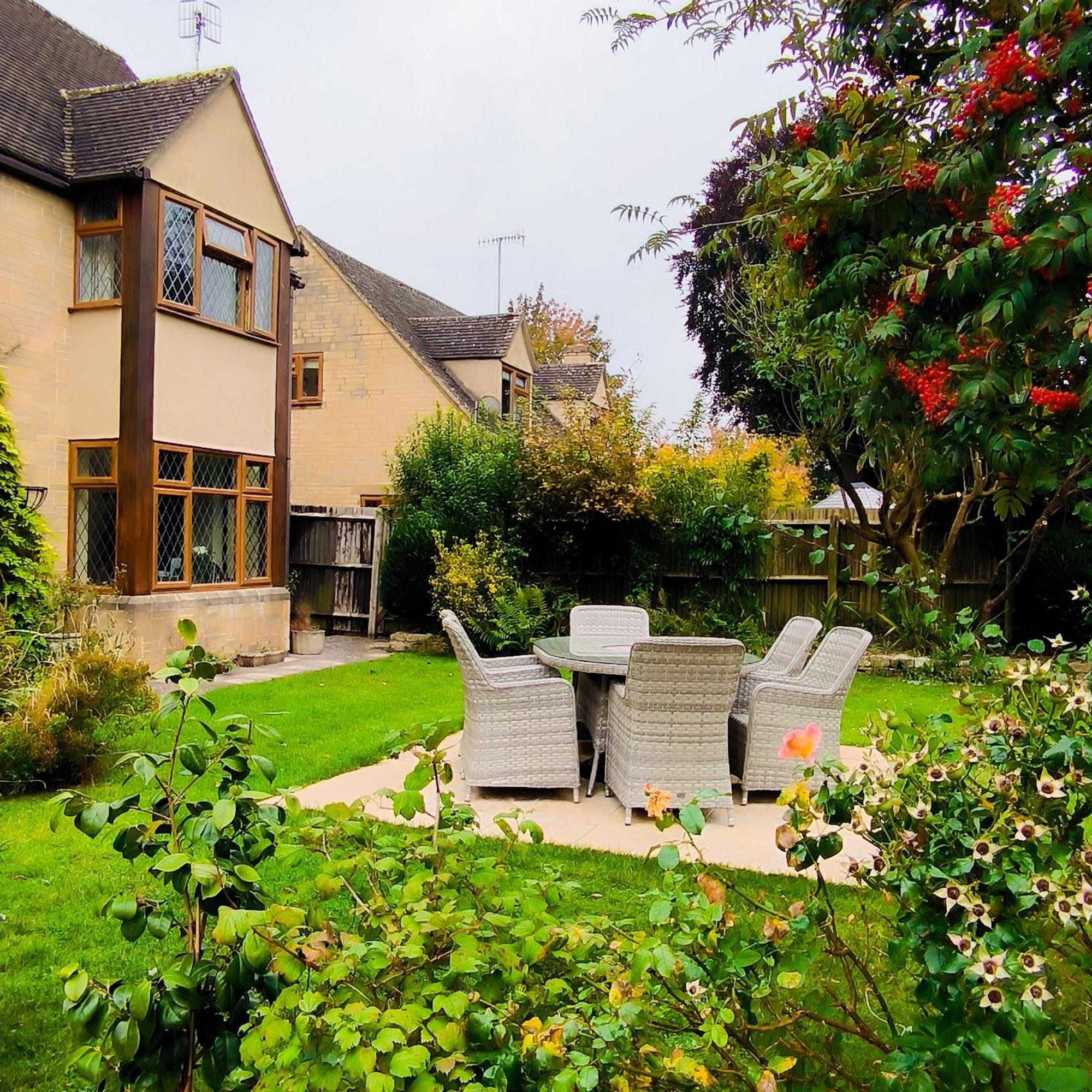 Meadow Rise Guest House Bourton-on-the-Water Exterior photo